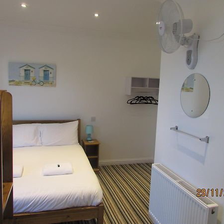 Charlotte Guest House Веймут Екстер'єр фото