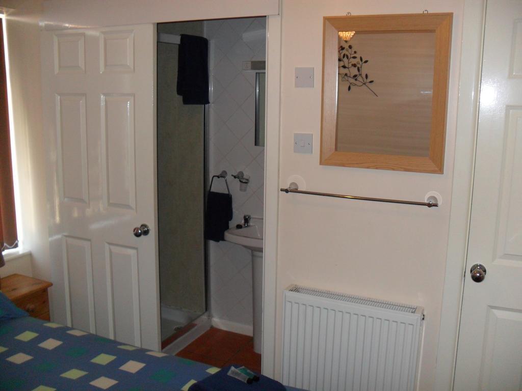 Charlotte Guest House Веймут Номер фото