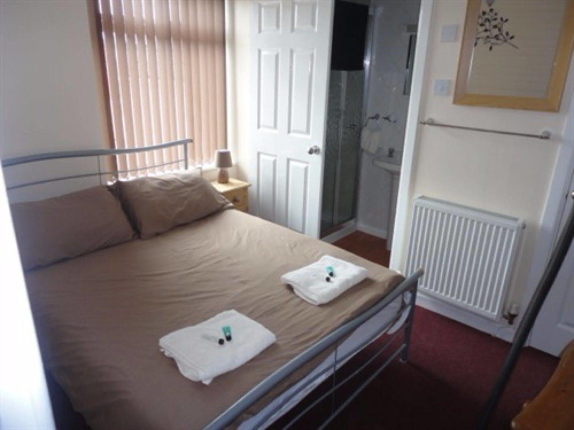 Charlotte Guest House Веймут Екстер'єр фото